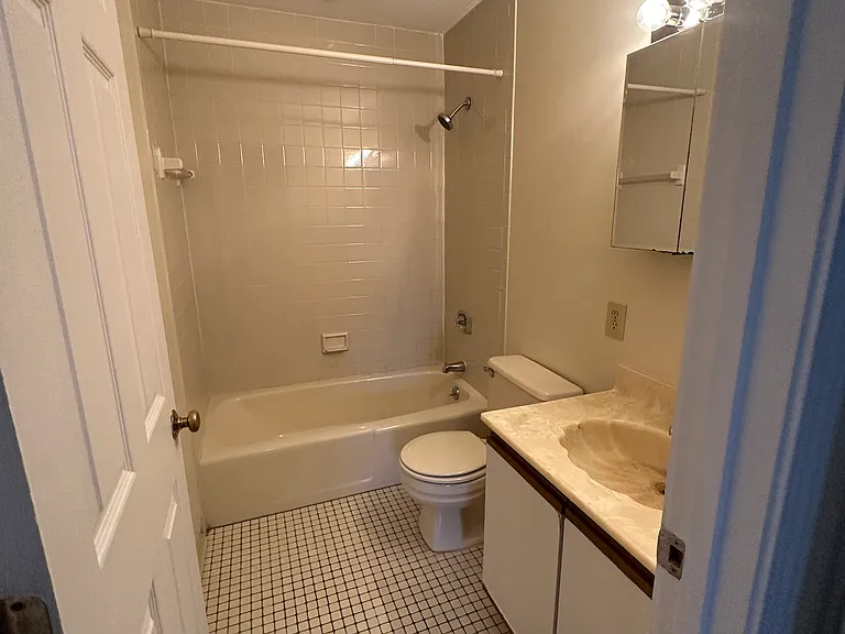 51 Farwell St #22 — Photo 9