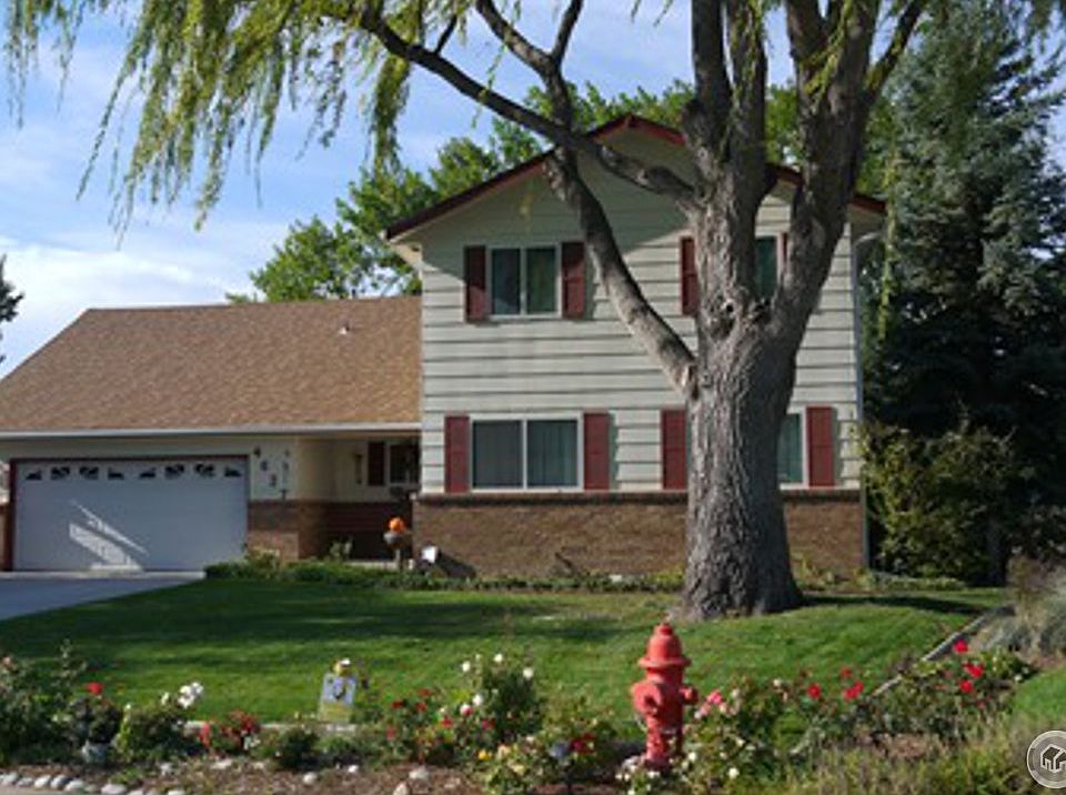 1st image of 4627 W 1st St Dr