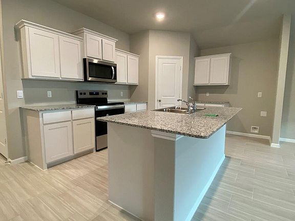 3rd image of 521 Marsh St