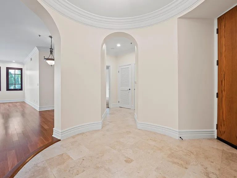 10364 Almayo Ave #201 — Photo 6