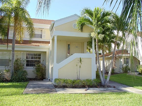 2nd image of 2222 SE 27th Dr #206-B