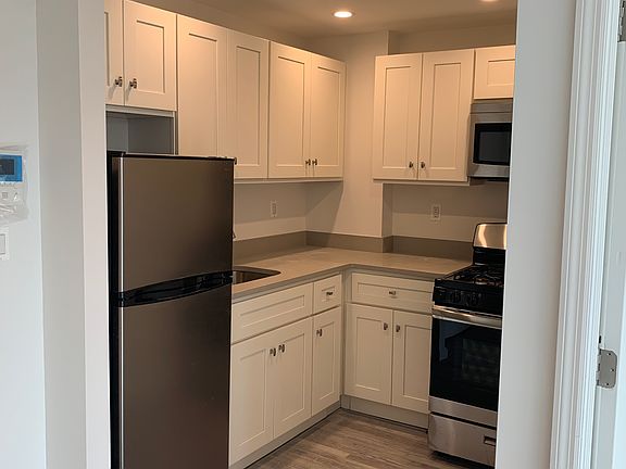 3rd image of 433 W 53rd St #6A