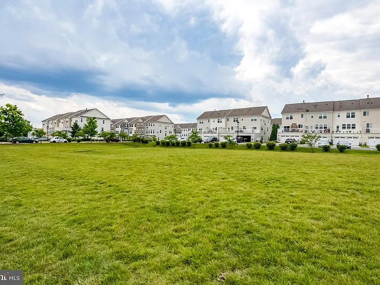 44104 Turf Field Sq — Photo 35