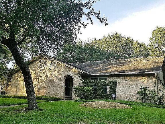 4th image of 15447 Blackhawk Blvd