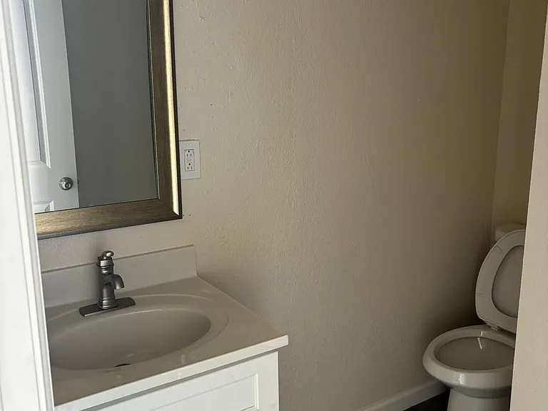 411 Benicia Rd #B — Photo 7