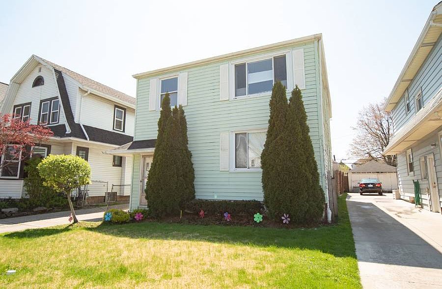 1st image of 208 Mang Ave
