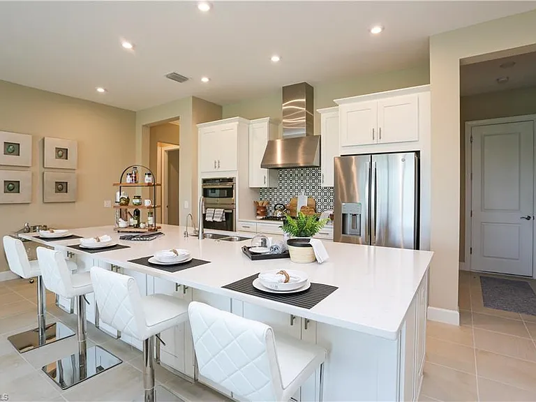 15318 Aprile St — Photo 18