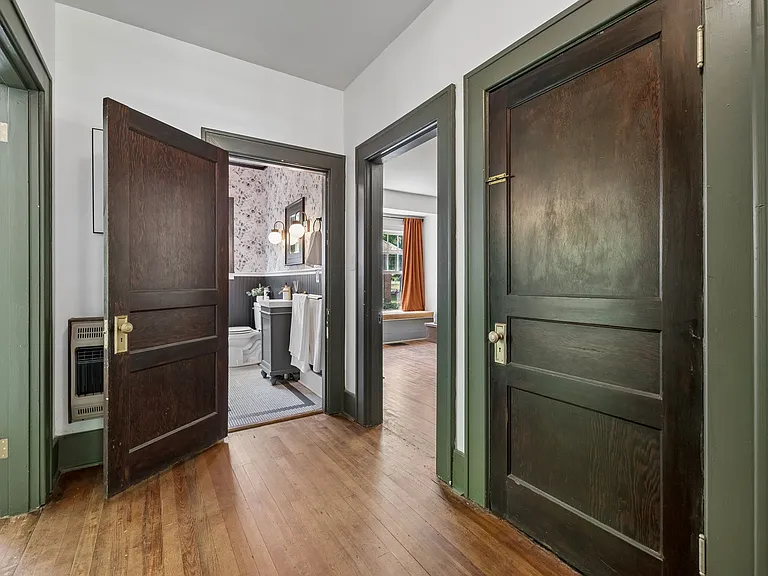 821 Greenwood Ave — Photo 15