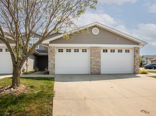 626 Pointe Ct SW, Rochester, MN 55902