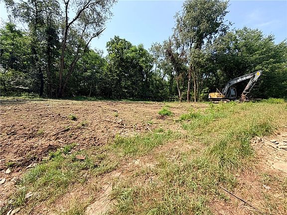 3rd image of 348 Rich Hill Rd