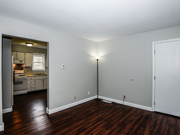 3rd image of 193 Hanover St