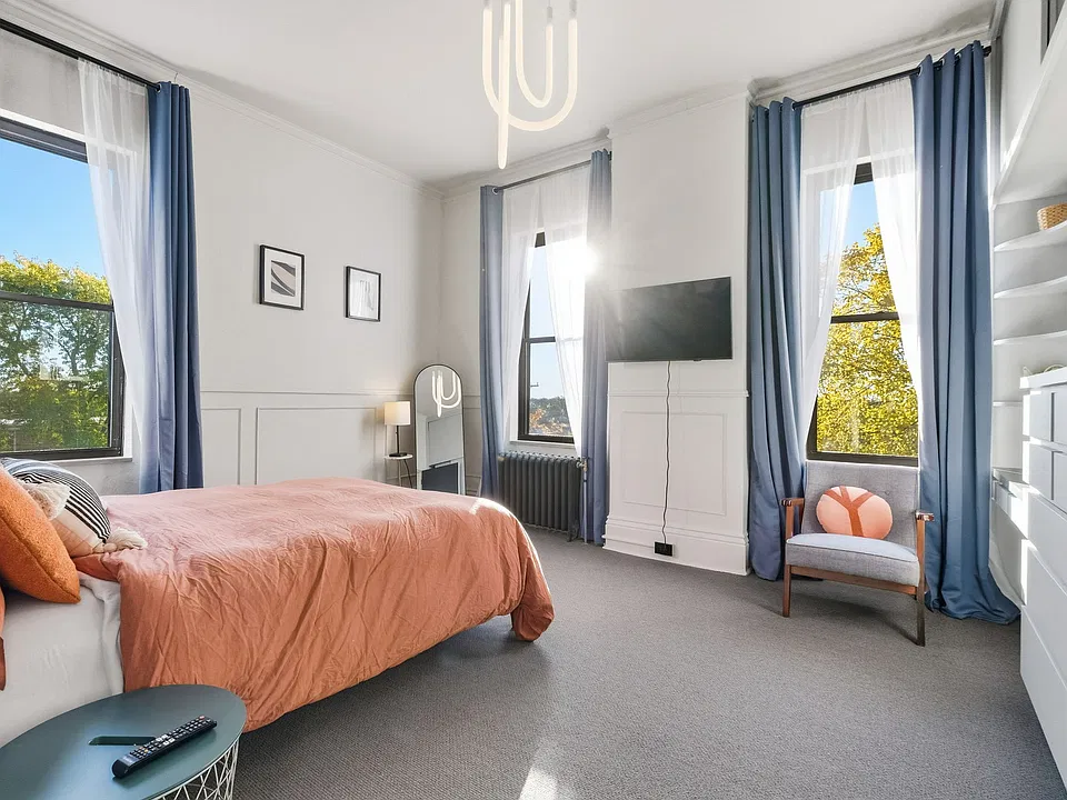 Private bedroom