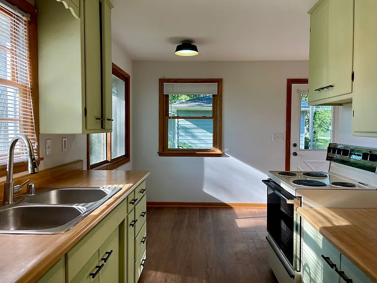 302 N Meadow Ln — Photo 15