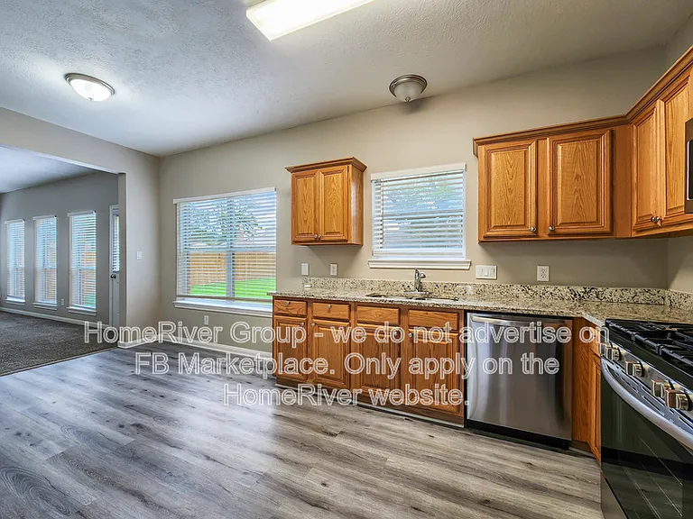 11906 Cottonwood Ln — Photo 5