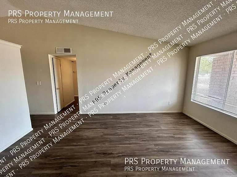 3226 N Sycamore Pl — Photo 8