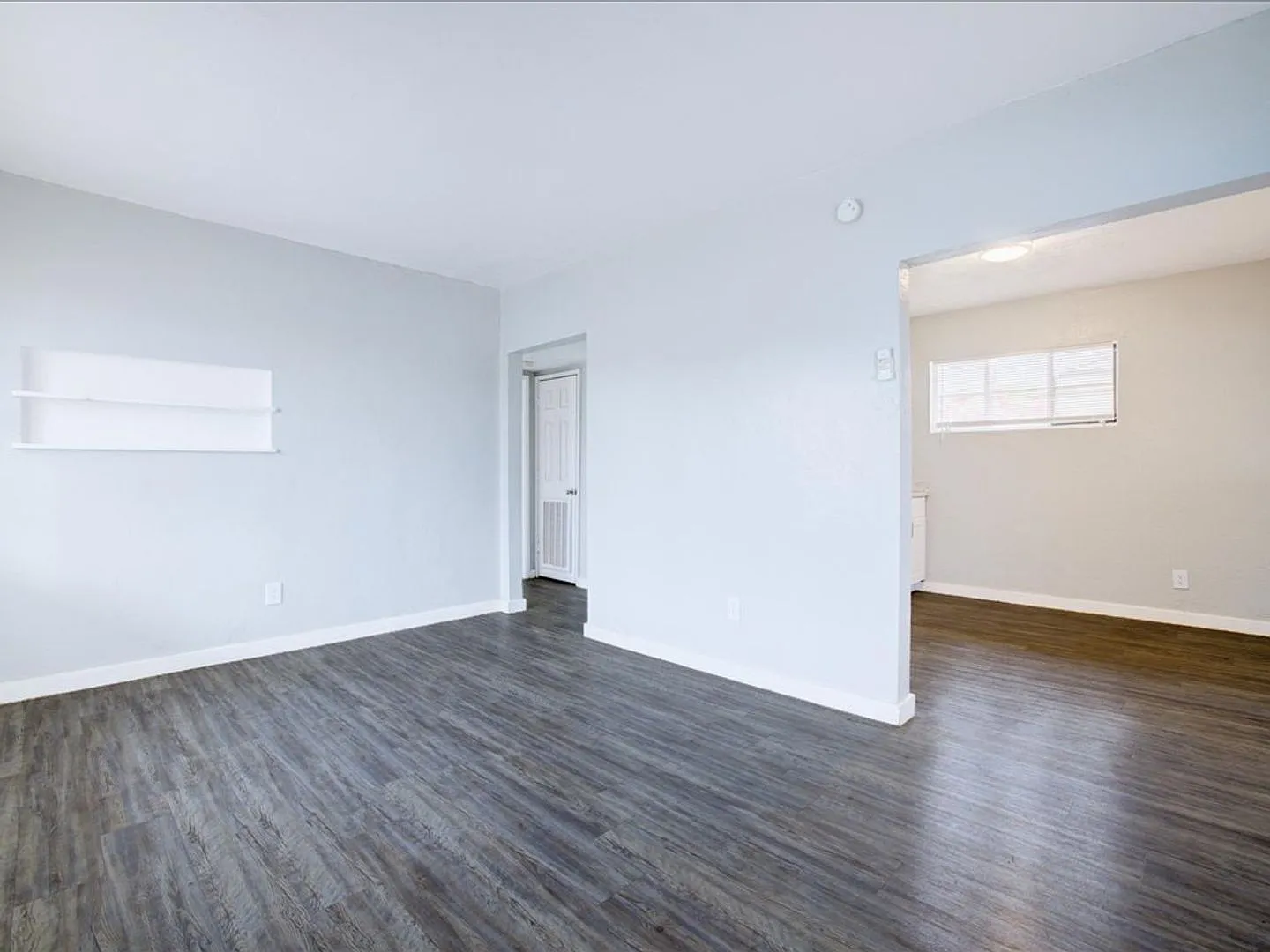 Cozy & Modern 2-Bedroom Home — Photo 4