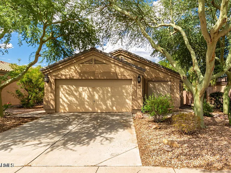 1766 E Bishop Pl — Photo 2