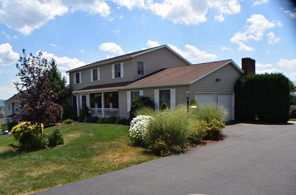 1st image of 66 Rose Ln