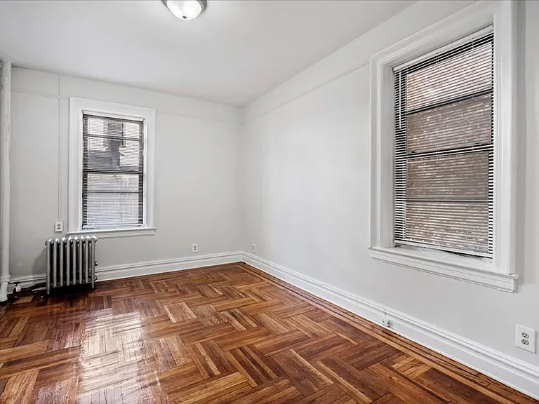 65 W 39th St — Photo 9