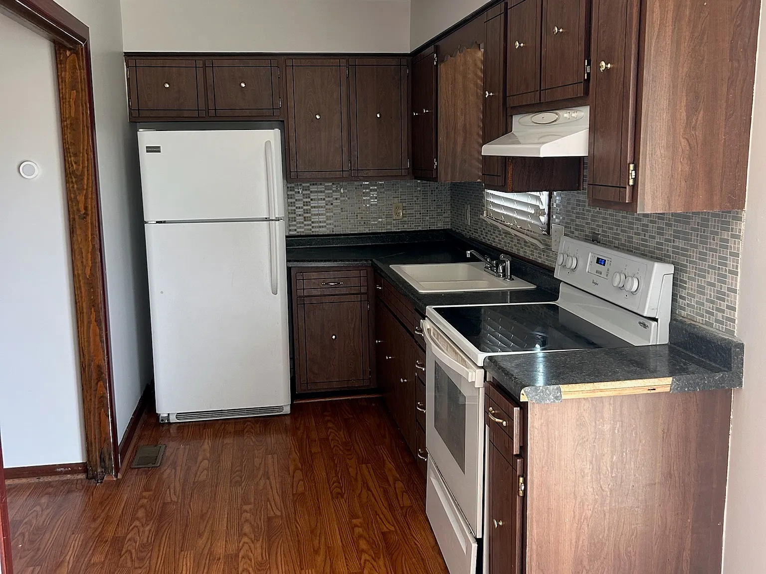 2 bed, 900 sqft, $825 — Photo 3