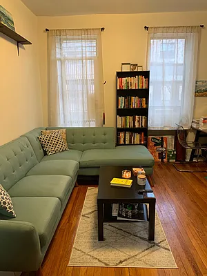 Rented by Metroline Realty | media 13