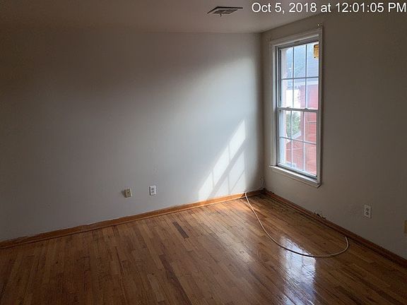 2nd image of 220 Oakwood Ave