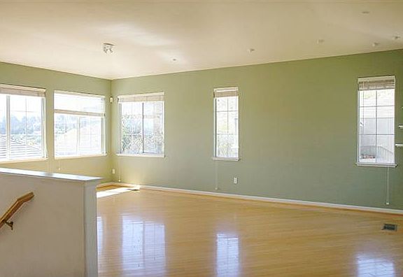 2nd image of 21 Skypark Cir