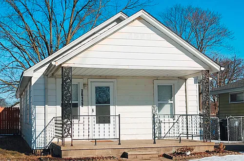 36122 Booth Ave Photo 1