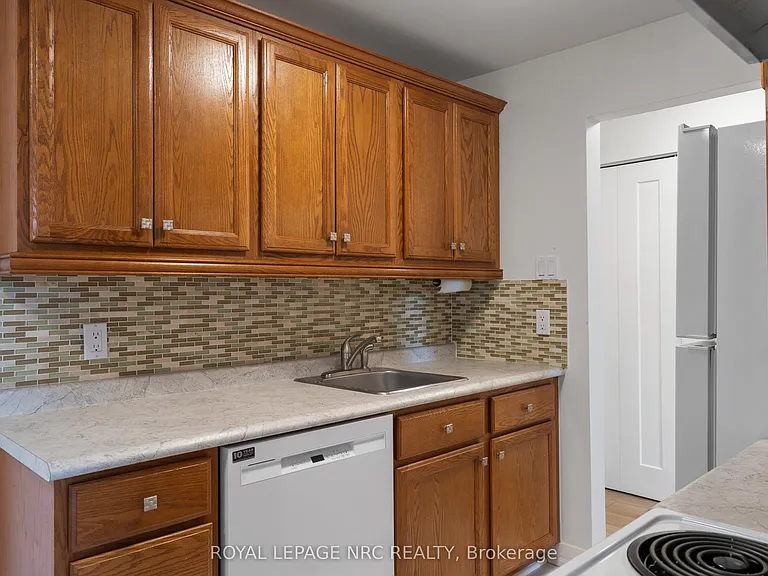 264 Grantham Ave #501 — Photo 16