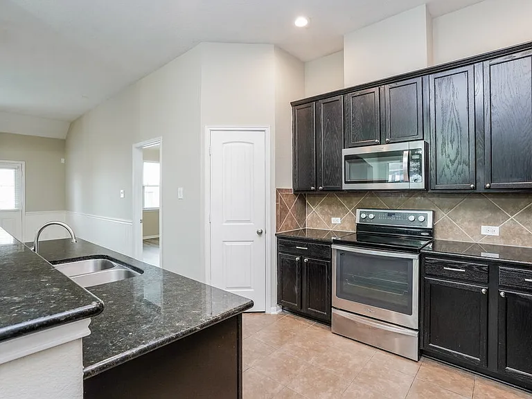 3214 Bainbridge Hill Ln — Photo 8