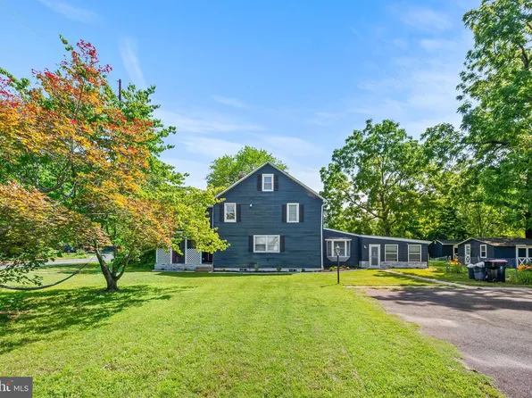 65 Hickstown Rd, Sicklerville, NJ 08081