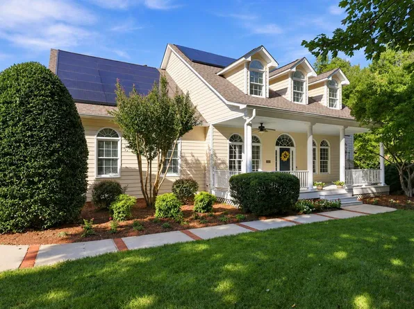 103 Commons Way Dr, Chapel Hill, NC 27516