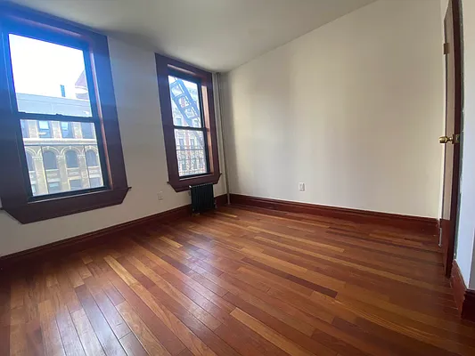 Rented by Bond New York | media 15