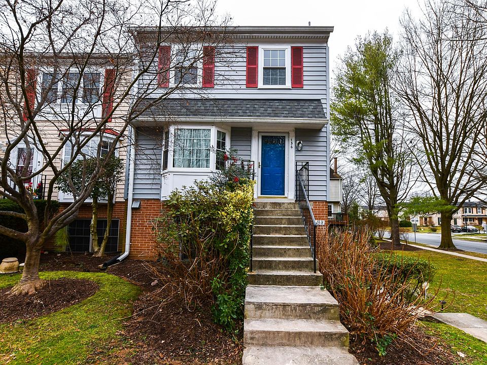 1st image of 156 Barnsfield Ct