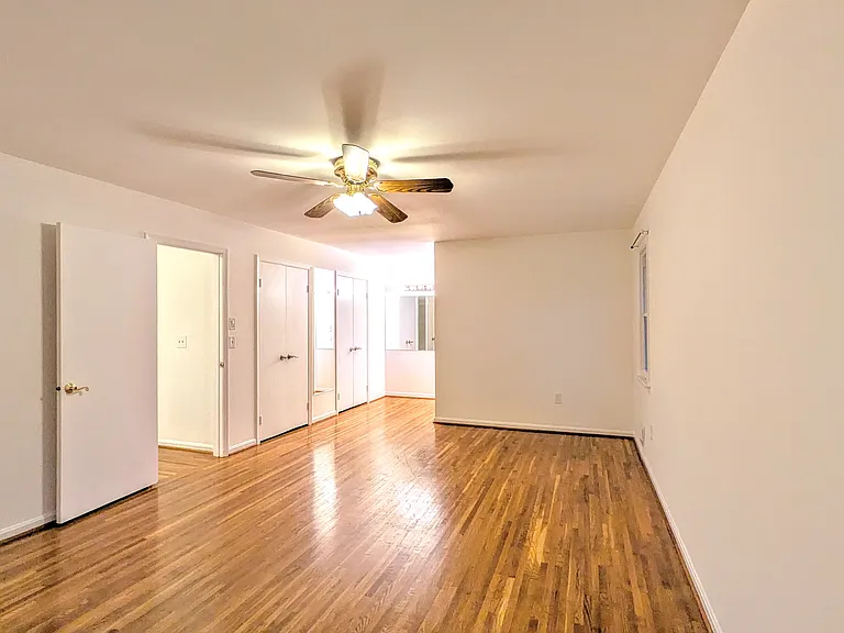 8835 Tuckerman Ln — Photo 4