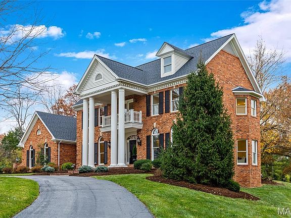 2nd image of 822 Town And Country Estates Dr