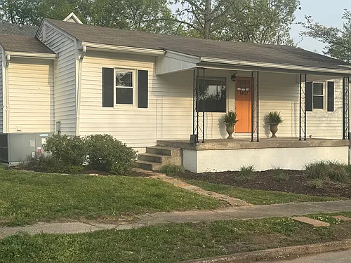 1407 Debow St Photo 1