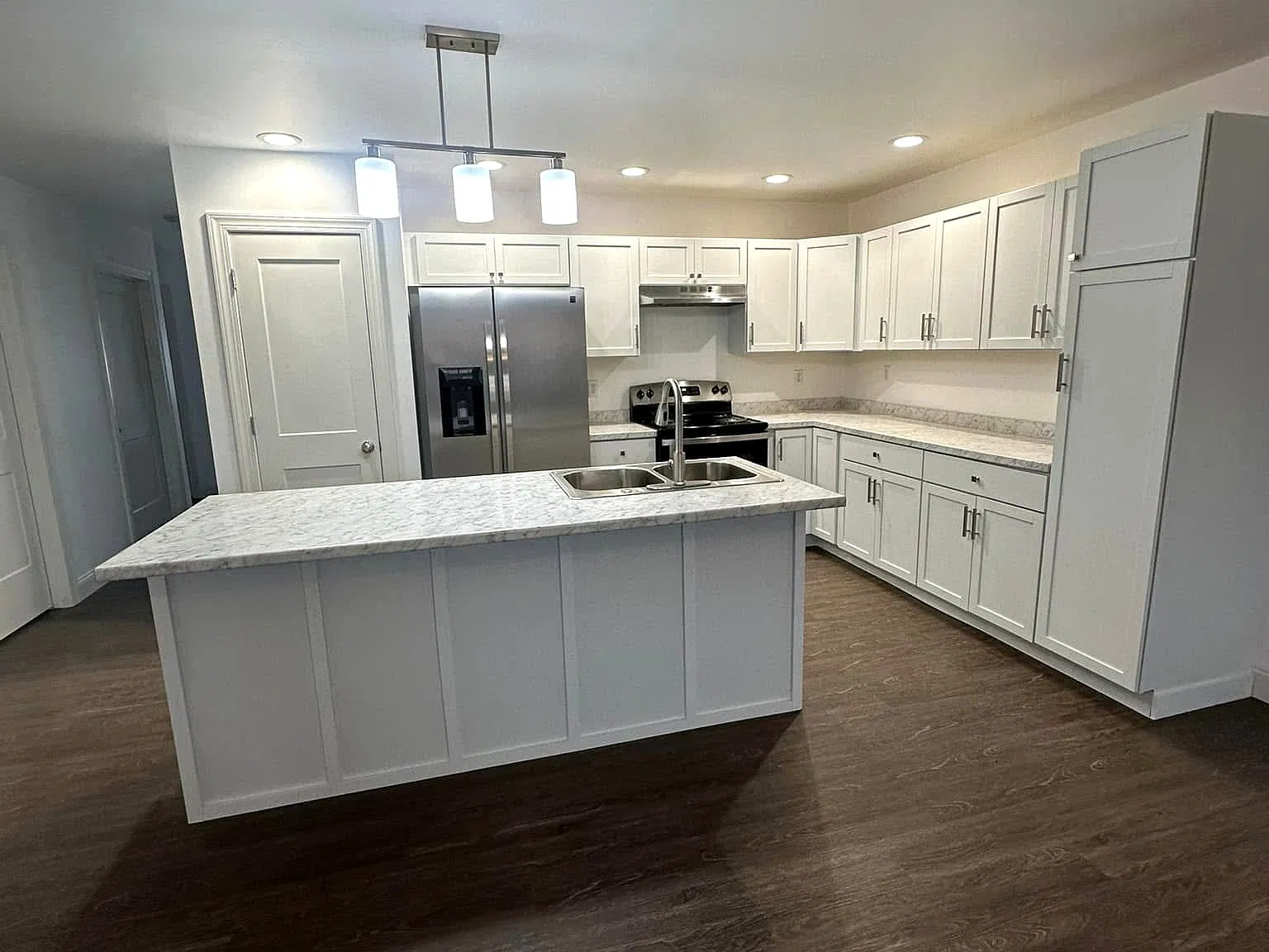 2 bed, 1000 sqft, $1,600 — Photo 3