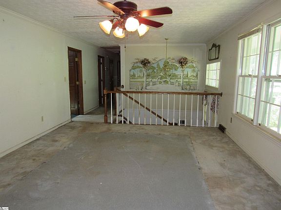 4th image of 507 Eastcliffe Way