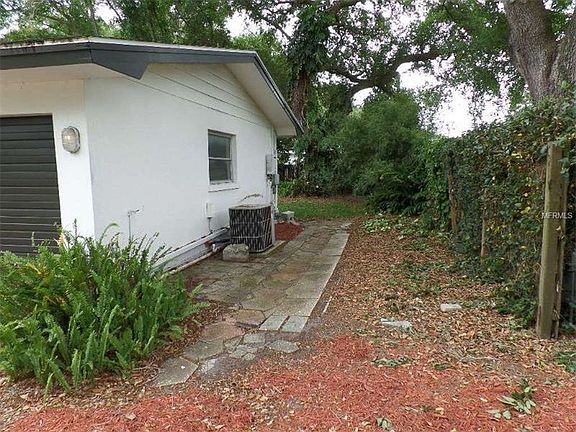 2nd image of 1601 Parkside Dr