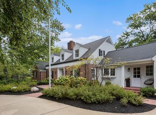 2500 Cascade Rd SE, Grand Rapids, MI 49506