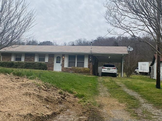 2nd image of 1832 Fernwood Church Rd