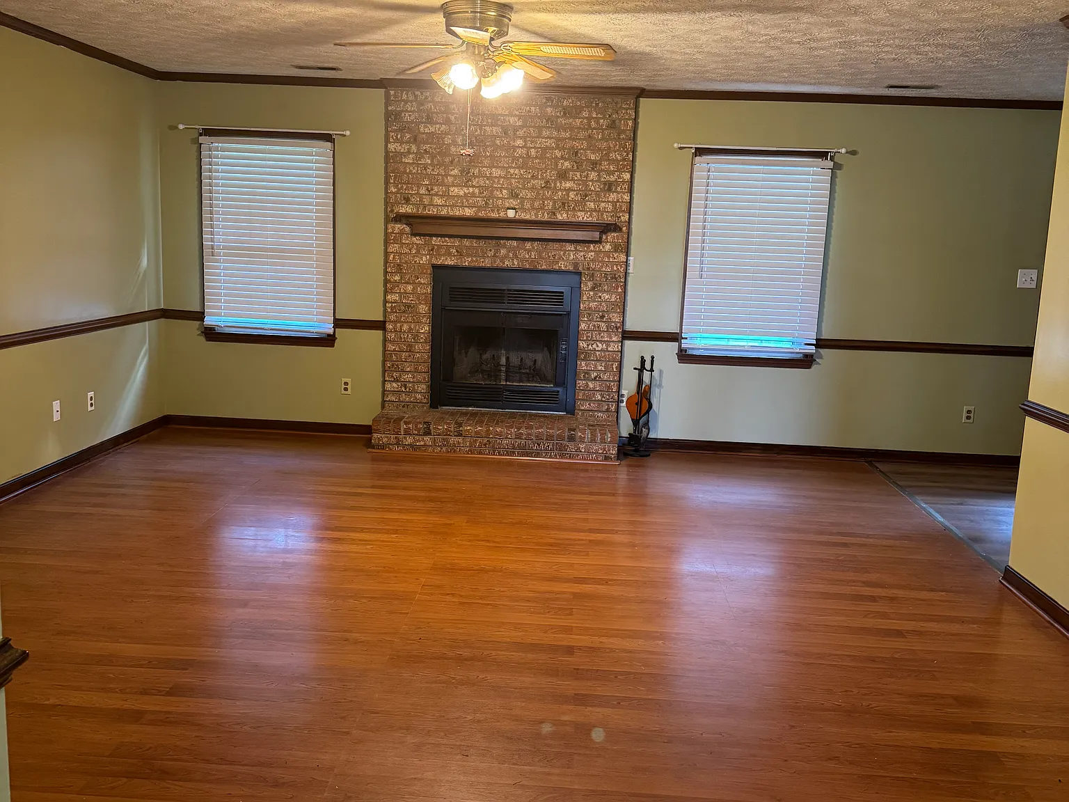 4 bed, 1695 sqft, $1,900 — Photo 2