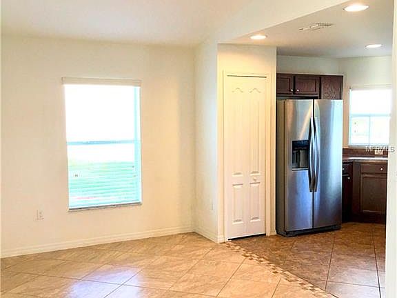 4th image of 263 Towerview Dr W