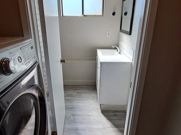 1316 S Woodlawn St — Photo 44