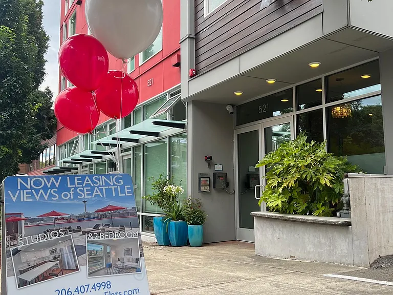 Queen Anne Flats — Photo 3