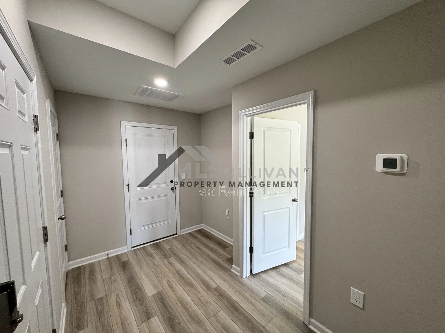 4 bed, 3.5 bath, 2075 sqft, $2,195 — Photo 4