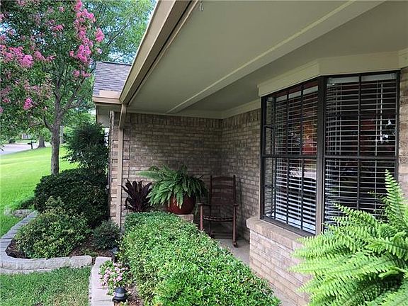 3rd image of 1909 Lakeview Dr