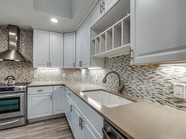 9602 Baseline Dr — Photo 2