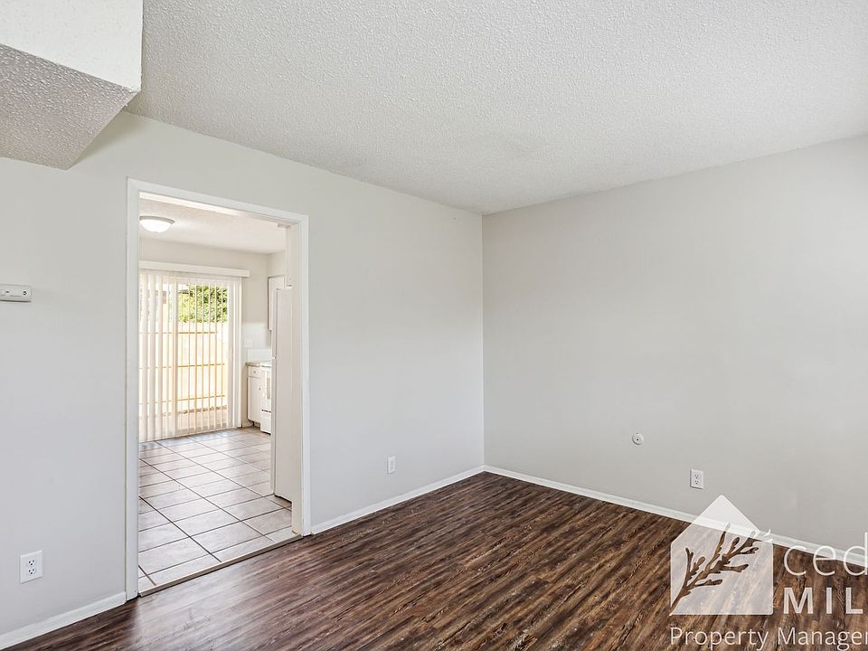 1st image of 1119 S Fern St #1